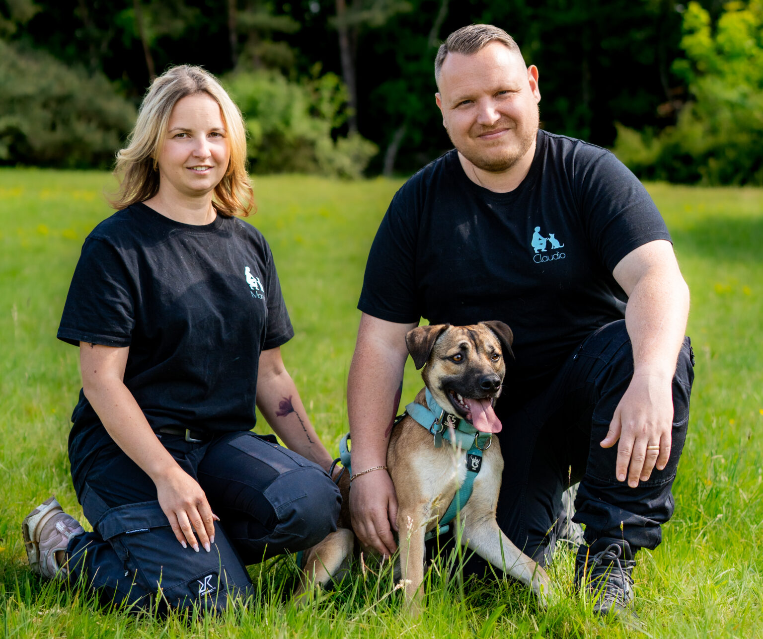 Coach-Your-Dog Trainer-Team mit Hund in Leonberg